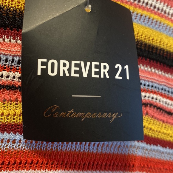 ๐4/$20๐ Forever 21 Contemporary Stripe Knit Top - Picture 7 of 9